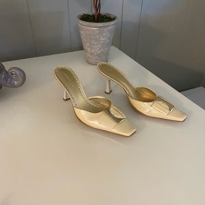 BCBG cream mules 8.5 patent leather